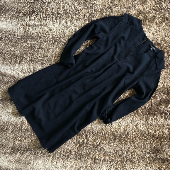 19 Cooper Cold Shoulder V Neck Shift Dress - Picture 3 of 7